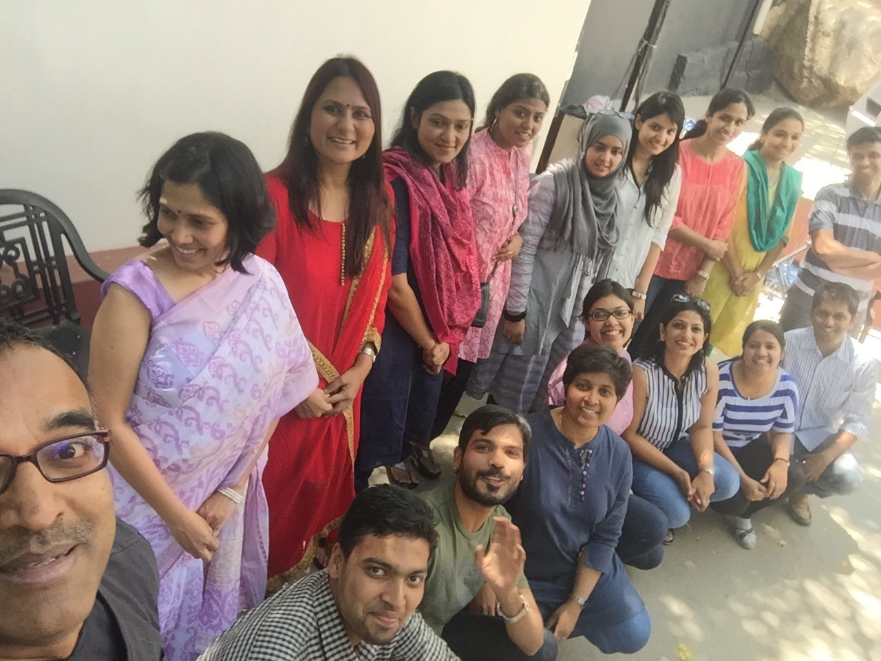 The Ramesh Loganathan style group selfie for SSHYD March 2015